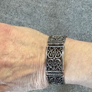 BRIGHTON HEART SCROLLED SILVER-TONE 7" BRACELET